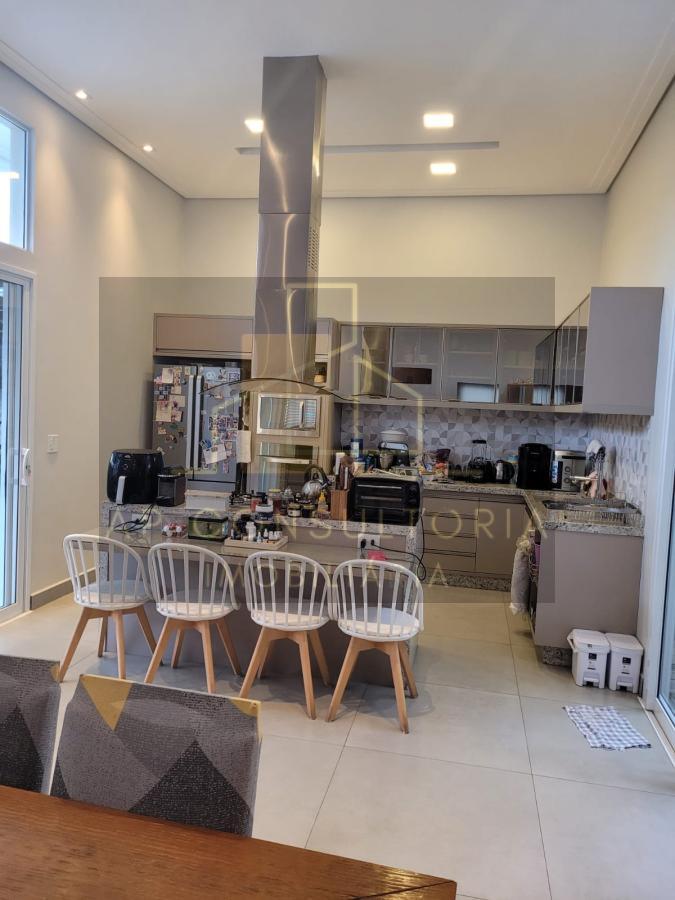 Casa, 3 quartos, 258 m² - Foto 1